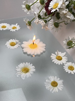 با شمع بابونه،رویاتو روشن کن🌼✨