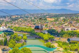 گرجستان، رؤیای اقامت آسان؟ مقایسه‌ی بهترین راه مهاجرت به گرجستان: ملک، کارآفرینی یا فریلنسری (۲۰۲۵)