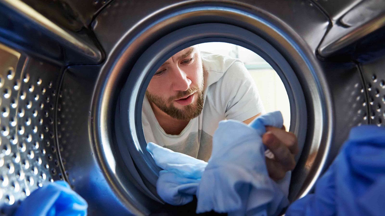 چرا لباسشویی لباس را پاره میکند؟ بررسی دلایل و روش جلوگیری