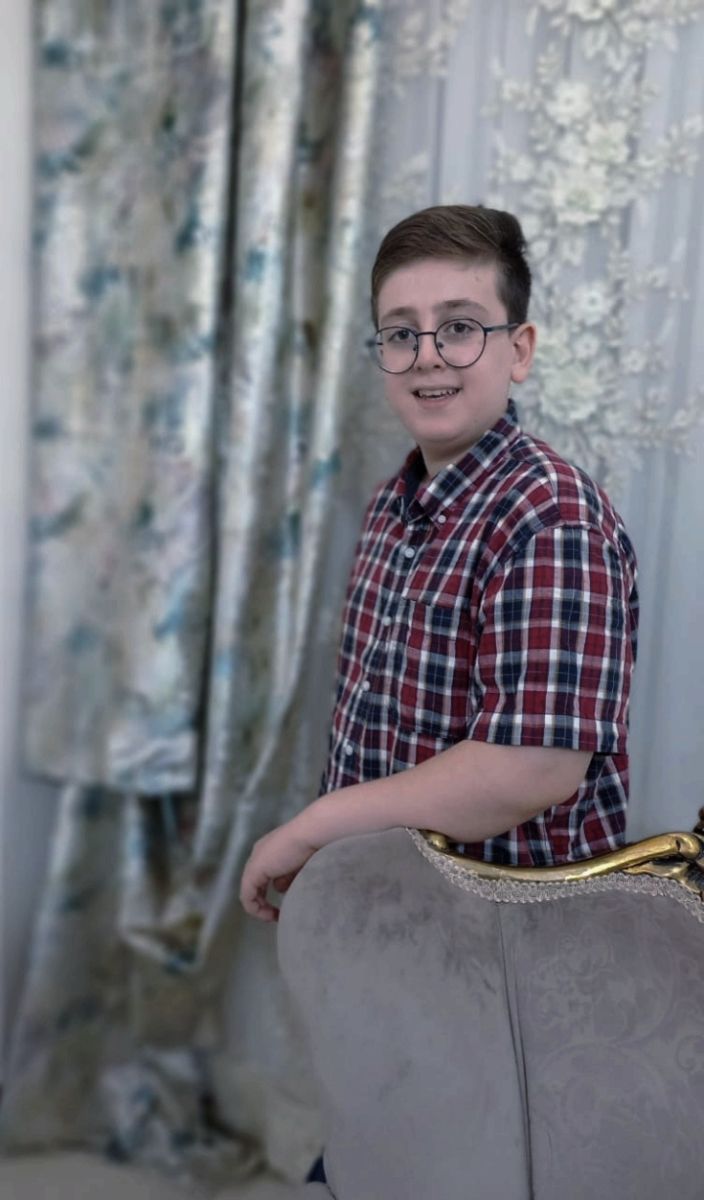 آراد فرخ مهر در یک قاب