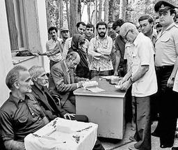 نقد نوشته «قانون اساسی، بی‌اساس‌ترین اساس»