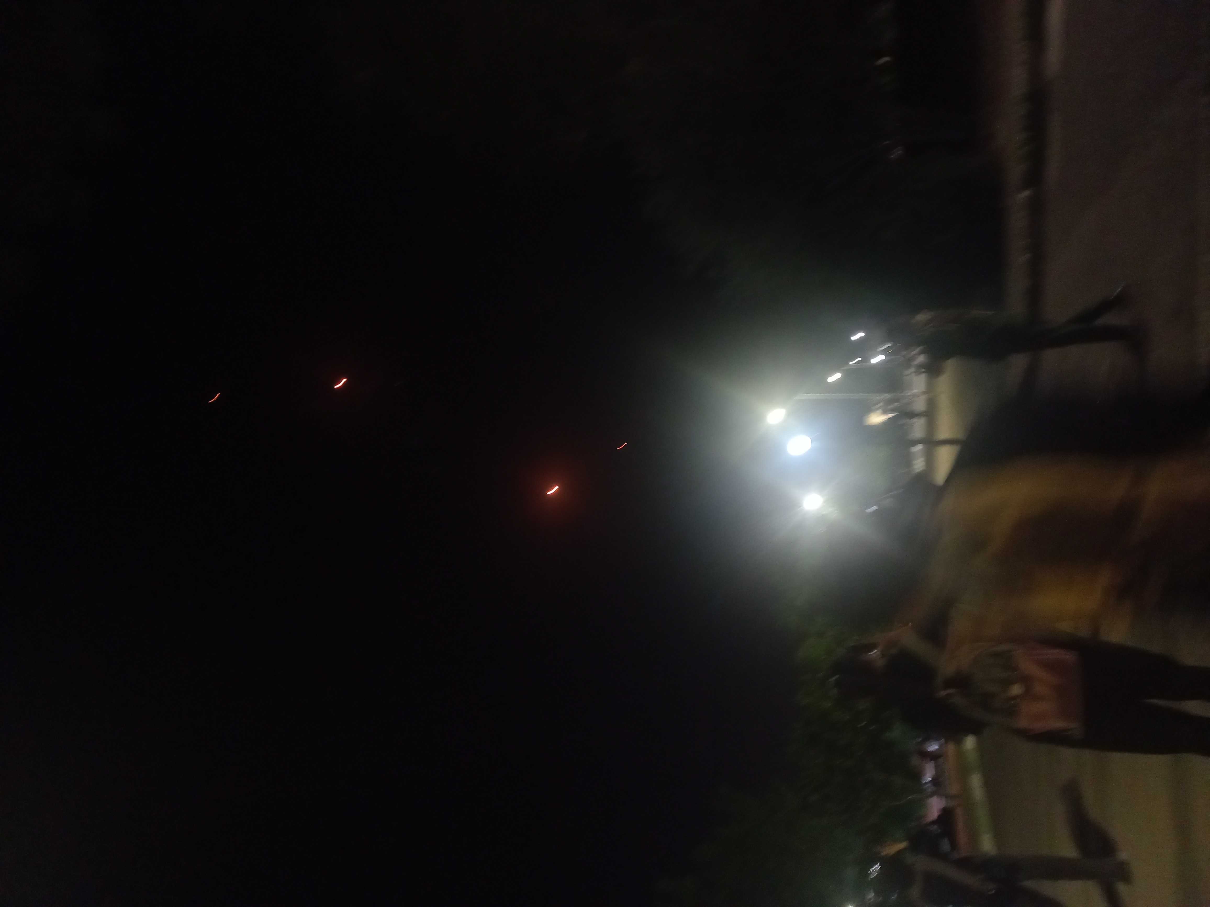 آتیش بازی ای که از حیاط خوابگاه مشخص بود!