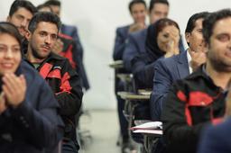 اگر صندلی دانشجویی راحت نباشد ...