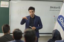 آموزش روی وایت برد بهتر است یا تخته سیاه؟