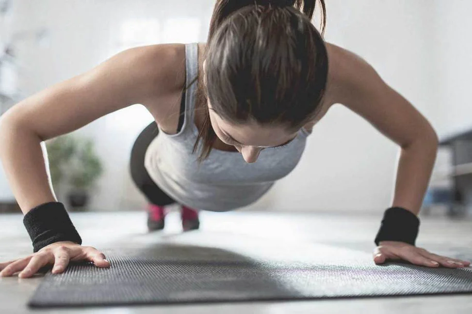 راستی پلانک هم جمله چیزاییه که اراده رو تقویت میکنه! ولی من چون تو برنامه ورزشی ام بود خیلی معنی نداشت برام که به عنوان چالش هم ازش استفاده کنم ولی شما میتونن بذارین تو برنامه تون.