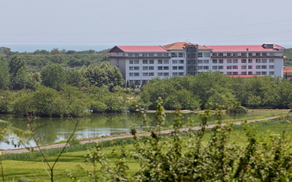 مقایسه کوتاه هتل اسپیناس آستارا با سایر بهترین هتلهای ایران