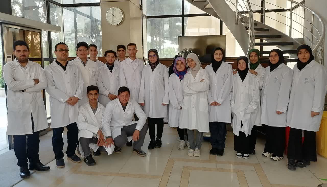 حضور جوانان و نوجوانان طلوع مهر آینده سازان استان سمنان در سازمان انرژی اتمی ایران