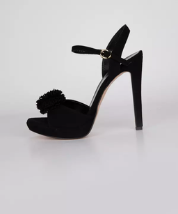 کفش پاشنه بلند سلبریتی‌ها؛ راز استایل جذاب روی فرش قرمز