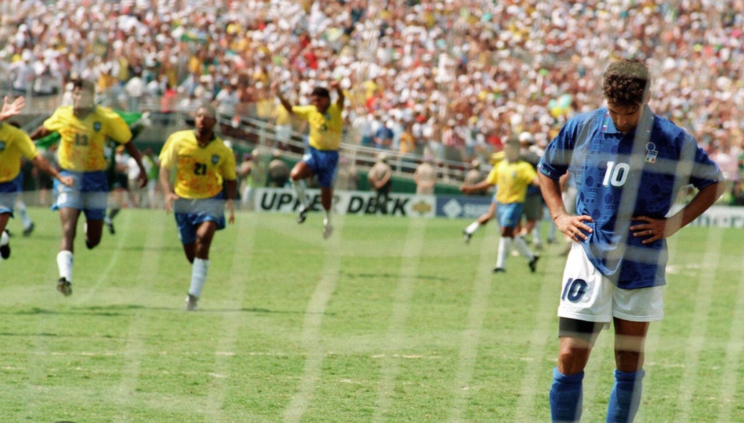 لحظه ی پر پر شدن یک رویا و تجربه ی یک سقوط باورنکردنی جایی که درآن روبرتو باجو با از دست دادن ضربه پنالتی موجب قهرمانی برزیل در فینال ۱۹۹۴ شد