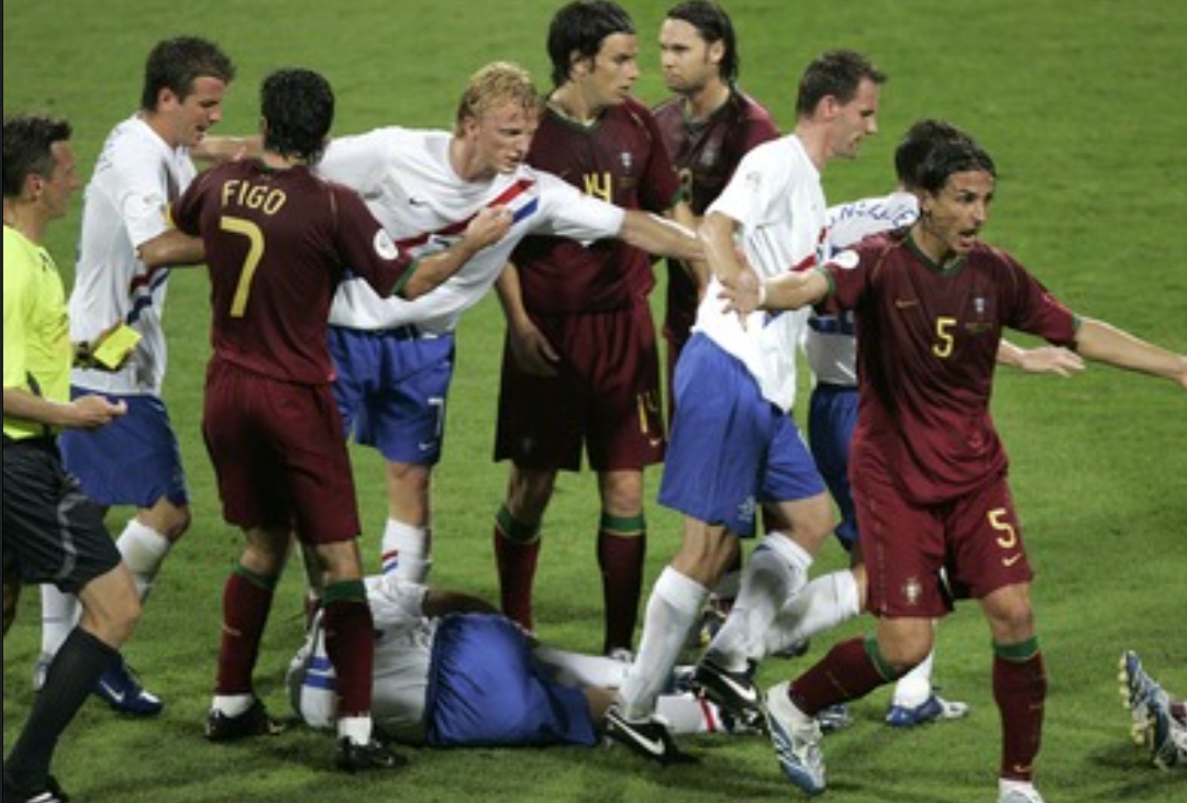 مسابقه ای خشن و جنجالی میان دو تیم پرتغال و هلند که داور در آن از ۴ کارت قرمز و ۱۶ کارت زرد استفاده کرد که این دیدار به نبرد نورنبرگ شناخته شد