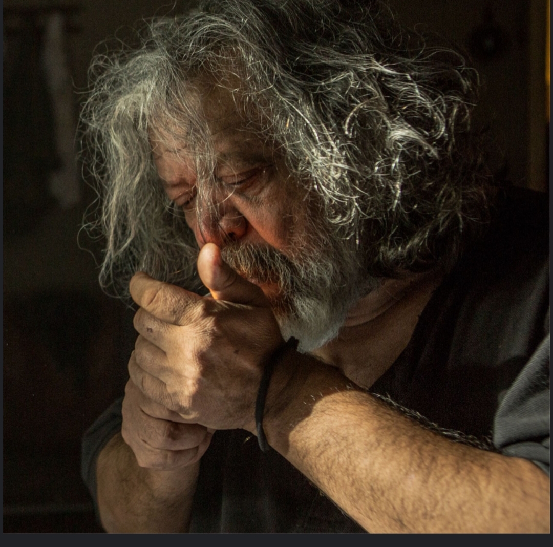 غلام باستانی شخصیت شرور فیلم با بازی بی نظیر و درخشش تمام و کمال حسن پور شیرازی که به عنوان یکی از کاراکتر های مهم تاریخ سینمای ایران در یاد ها خواهد ماند