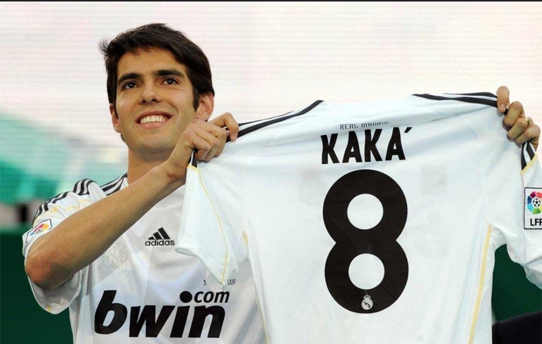 و انتقال بزرگ دیگر اینبار ریکاردو کاکا فوق ستاره ی وقت فوتبال به مبلغ ۶۵ میلیون یورو