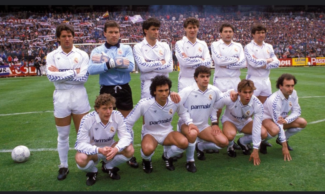 نسل کرکس ها در رئال مادرید که متشکل از پنج بازیکن اصلی بود امیلیو بوتراگوئنو مانولو سانچز رافائل مارتین وازکز میشل و میگل پاردزا این نسل مخوف و طلایی موفق به کسب پنج قهرمانی متوالی در لالیگای اسپانیا شدند و یکی از موفق ترین نسل ها در تاریخ فوتبال اسپانیا بودند