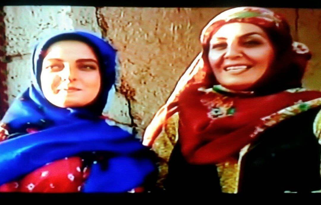 نیلوفر همرنگ و زهره حمیدی ( نمایی از سریال واپسین کوچ)