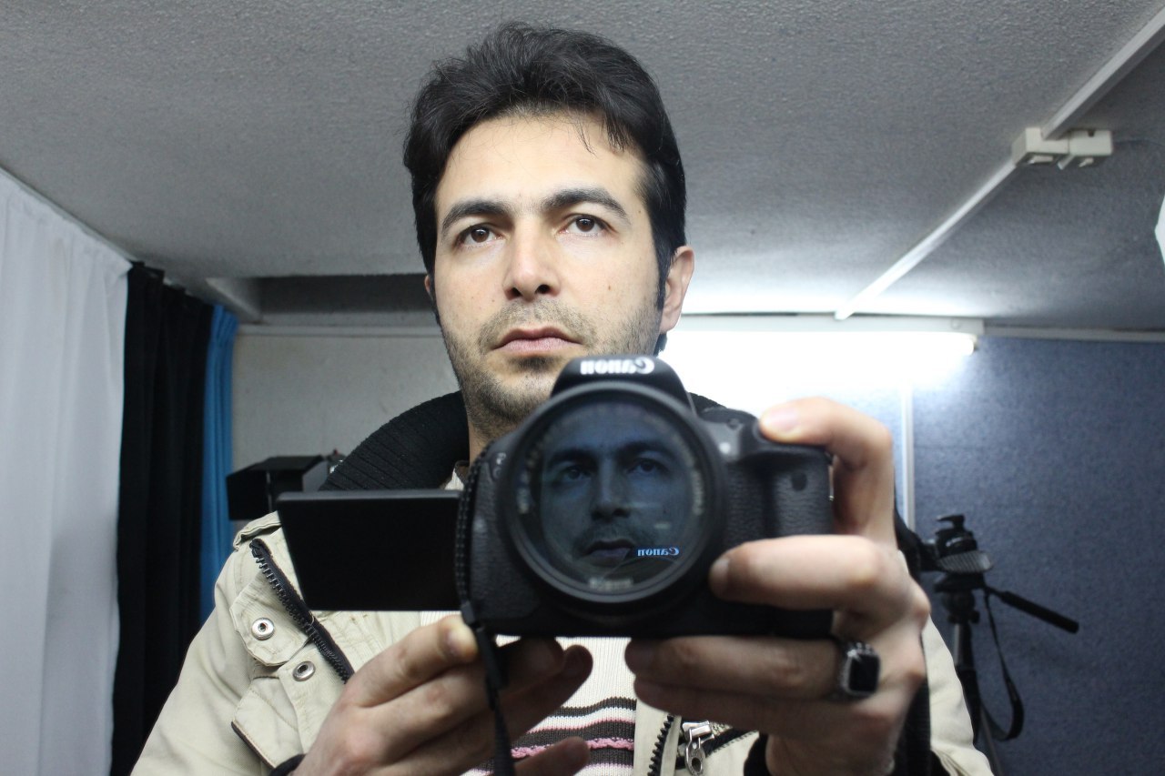 یاشار فرجی ( نویسنده ، کارگردان و عکاس)