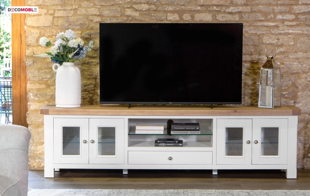 ابعاد و اندازه میز باید با اتاق تناسب داشته باشد