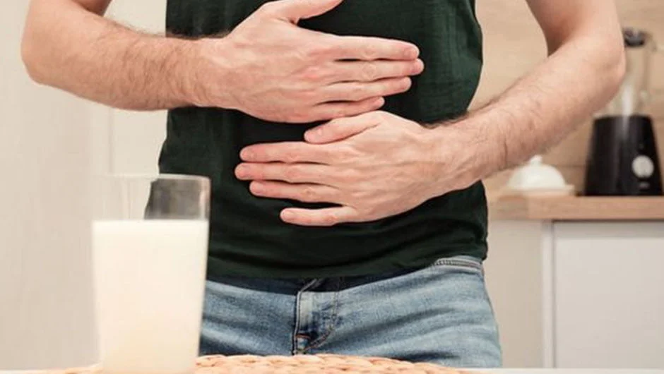 لبنیات و روده: وقتی شیر و پنیر عامل نفخ و سندروم روده تحریک‌پذیر می‌شوند