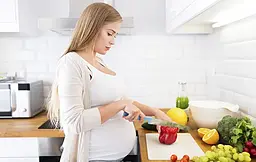 چگونه رژیم گیاه‌محور می‌تواند تجربه بارداری را سالم‌تر، اخلاقی‌تر و پایدارتر کند؟