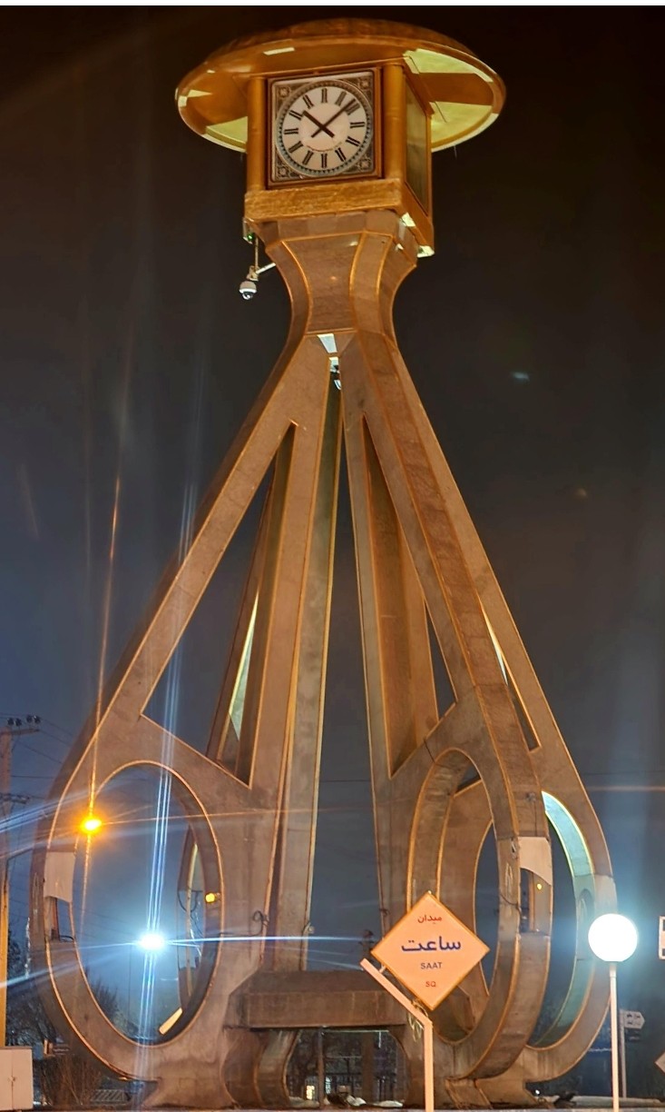 شعر سپید«ساعت میدان » محمدرضا گلی احمدگورابی