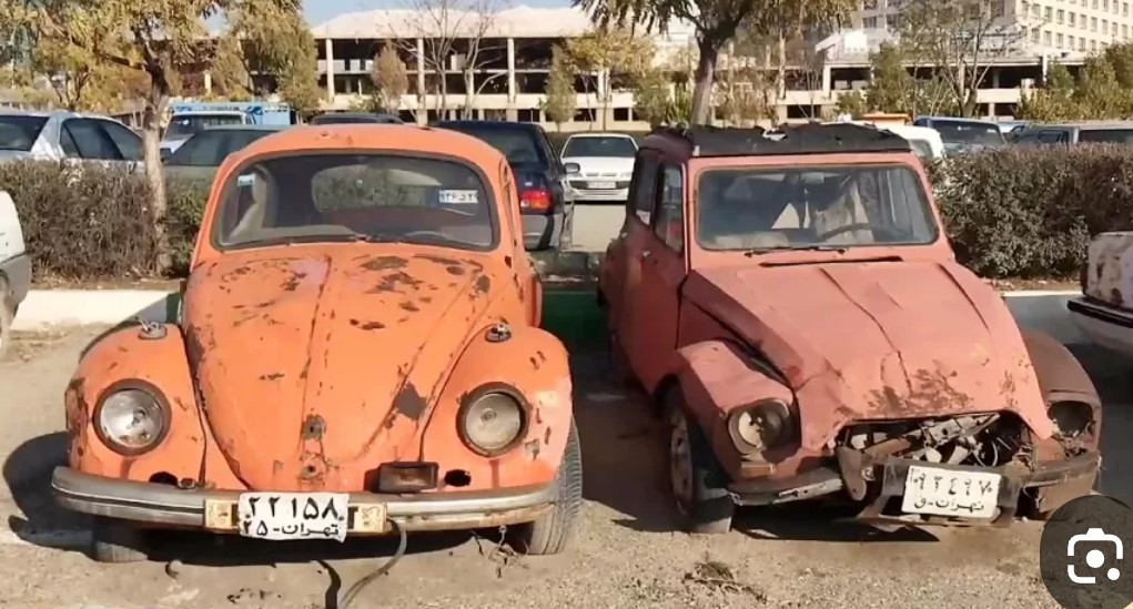 محمدرضا گلی احمد گورابی «دنده‌عقب به خاطره‌ها؛ ماشین‌ها و حافظه جمعی ایرانیان»