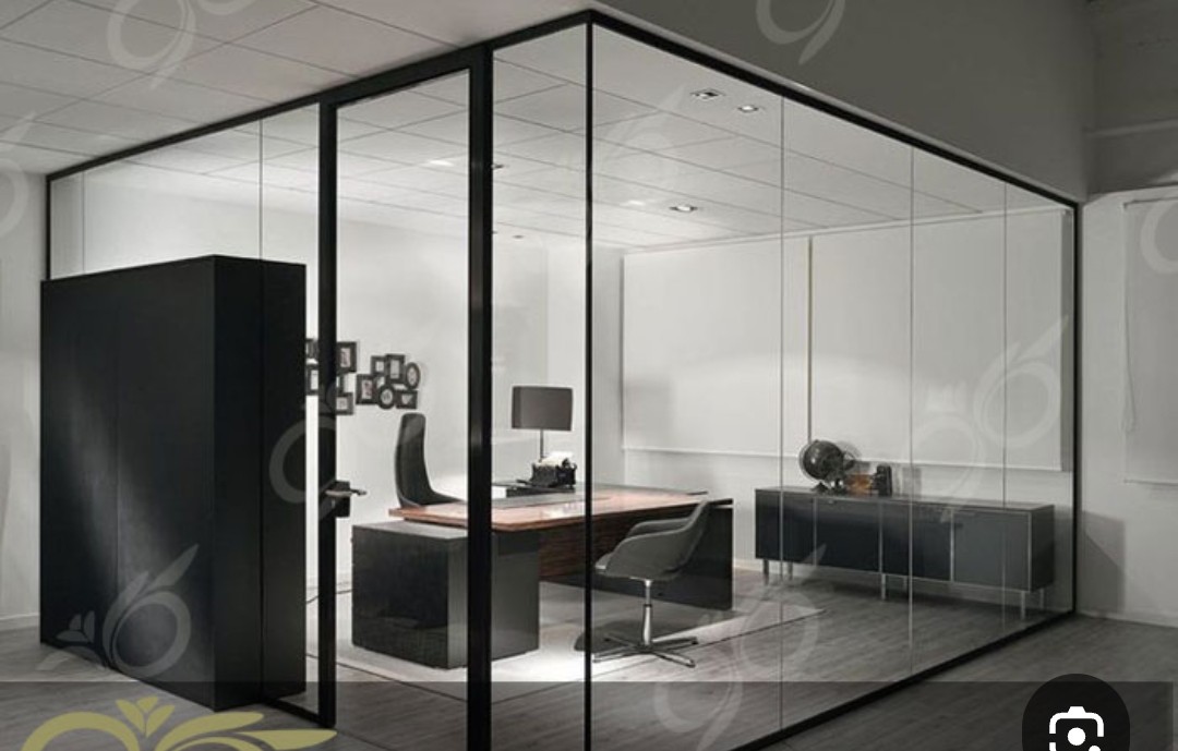 شعر سپید ،«دیوارهای شیشه‌ای » محمدرضا گلی احمدگورابی