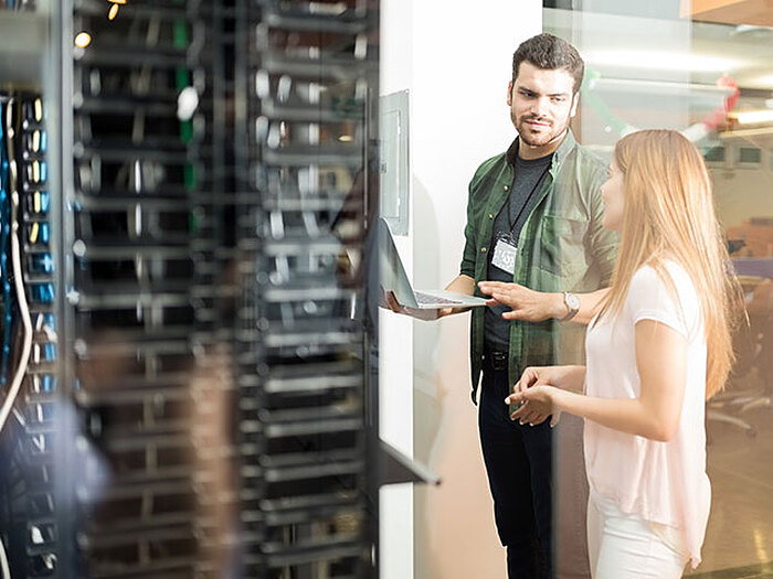 اهمیت خرید لایسنس Windows Server 2025 Datacenter ( ویندوز سرور 2025 دیتاسنتر ) : مزایای نسخه اصل و قانونی