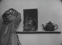 خانه سیاه است - ۱۳۴۱ | لباسی از جنس جذام