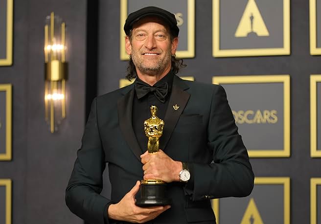 جناب کوتسور و اسکار بهترین بازیگر نقش مکمل مرد در دست