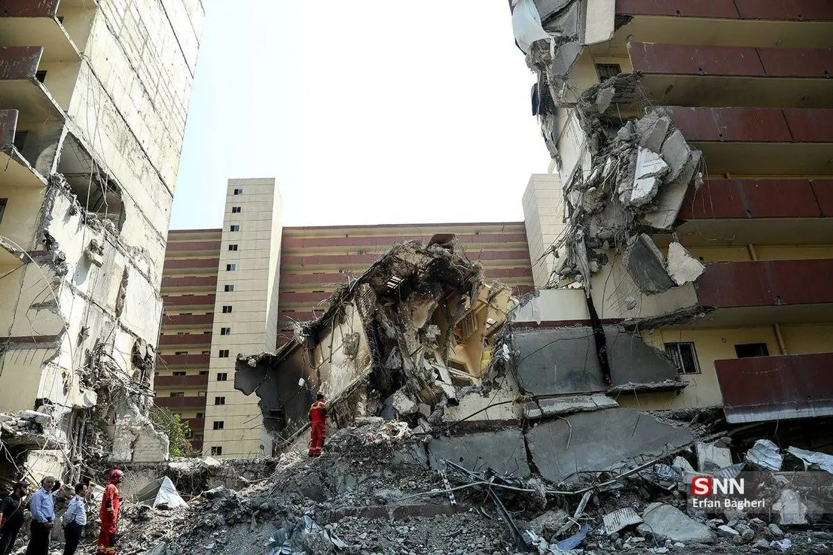 گزارش تصویری خبرگزاری دانشجو از آواربرداری در مجتمع مسکونی شهید چمران تهران | عکاس: عرفان باقری