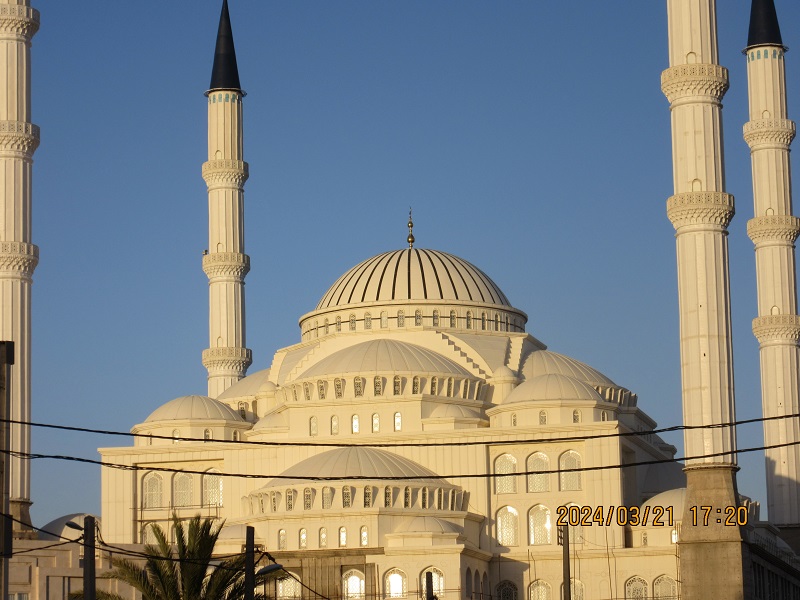 مسجد مکی زاهدان نمای بیرونی