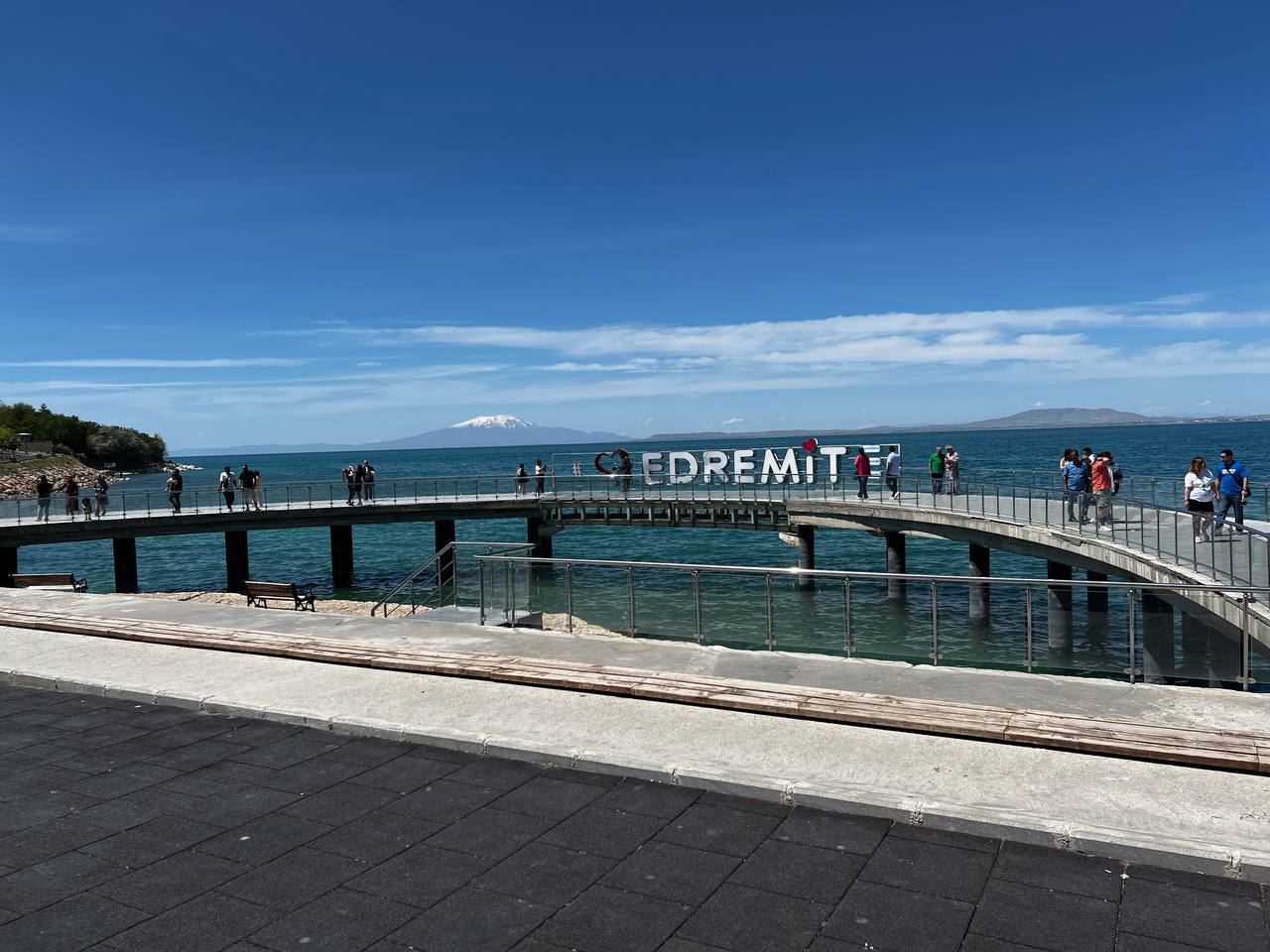 پل شیشه ای وان