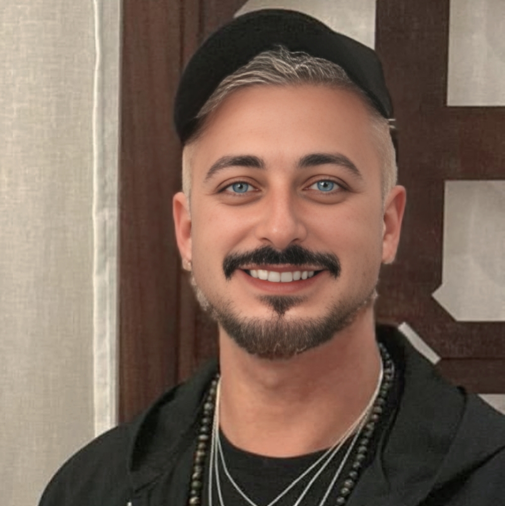 شهاب خلیلی در سن ۳۲ سالگی