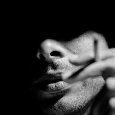 لب‌های یخ‌زده‌ی زمان،