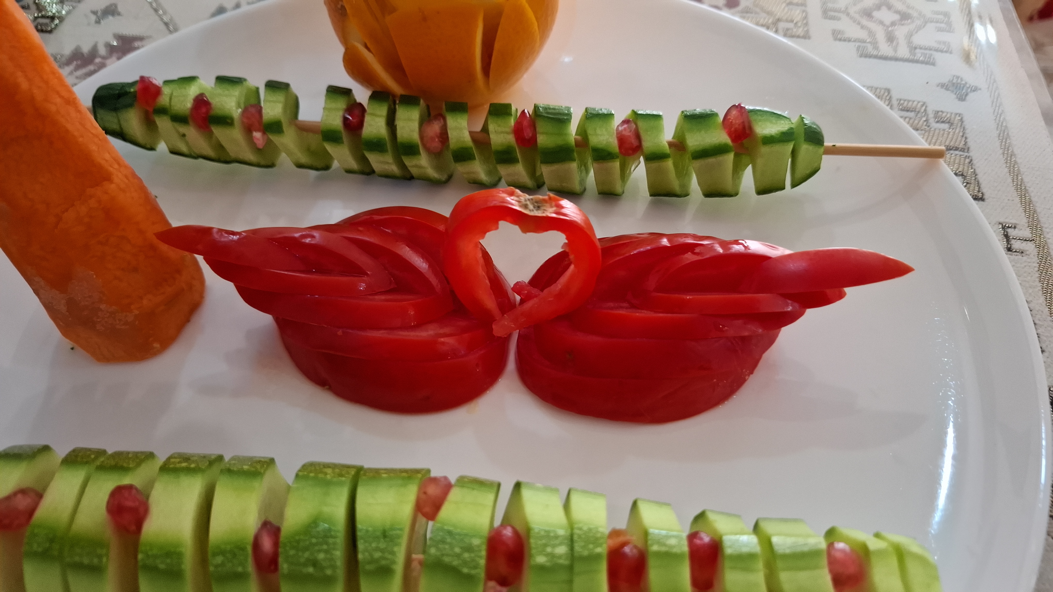 رنگین کمان غذایی هنگامه1404/09/11