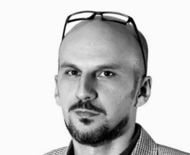 حسین وحدانی نویسنده کتاب دال دوست داشتن و عین عاشقی