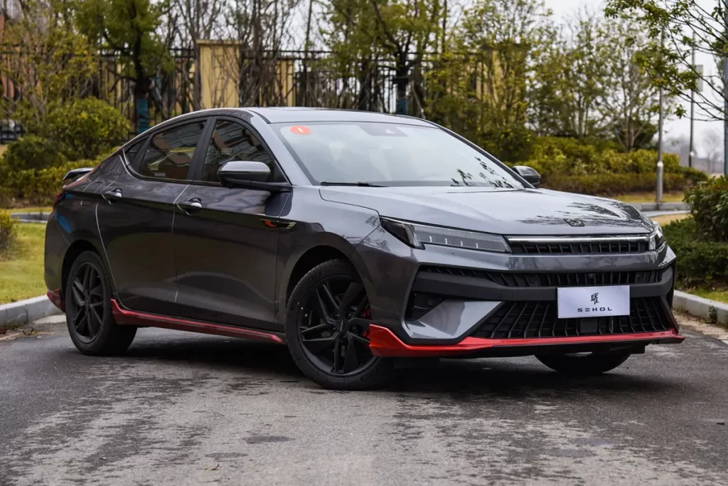 یکی از ماشین های خوش رخ چینی KMC J7