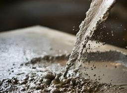 راهنمای استفاده از چسب بتن مایع در ترمیم و مقاوم‌سازی بتن