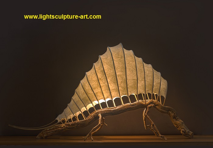 LIGHT SCULPTURES LIKE ANIMALS