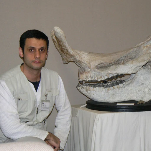 دکتر مجید میرزایی عطاآبادی، دیرینه شناس و دانشیار گروه زمین شناسی دانشگاه زنجان