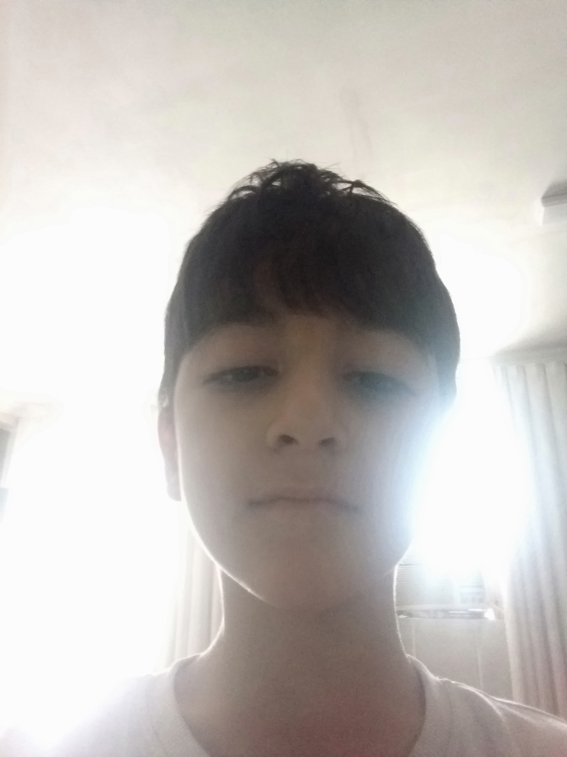 امیر علی قهرمان. ترامپ کش نتانیاهو کش صخره نورد مدتی دست از گچ در اومده ماساژور سربازان وطن