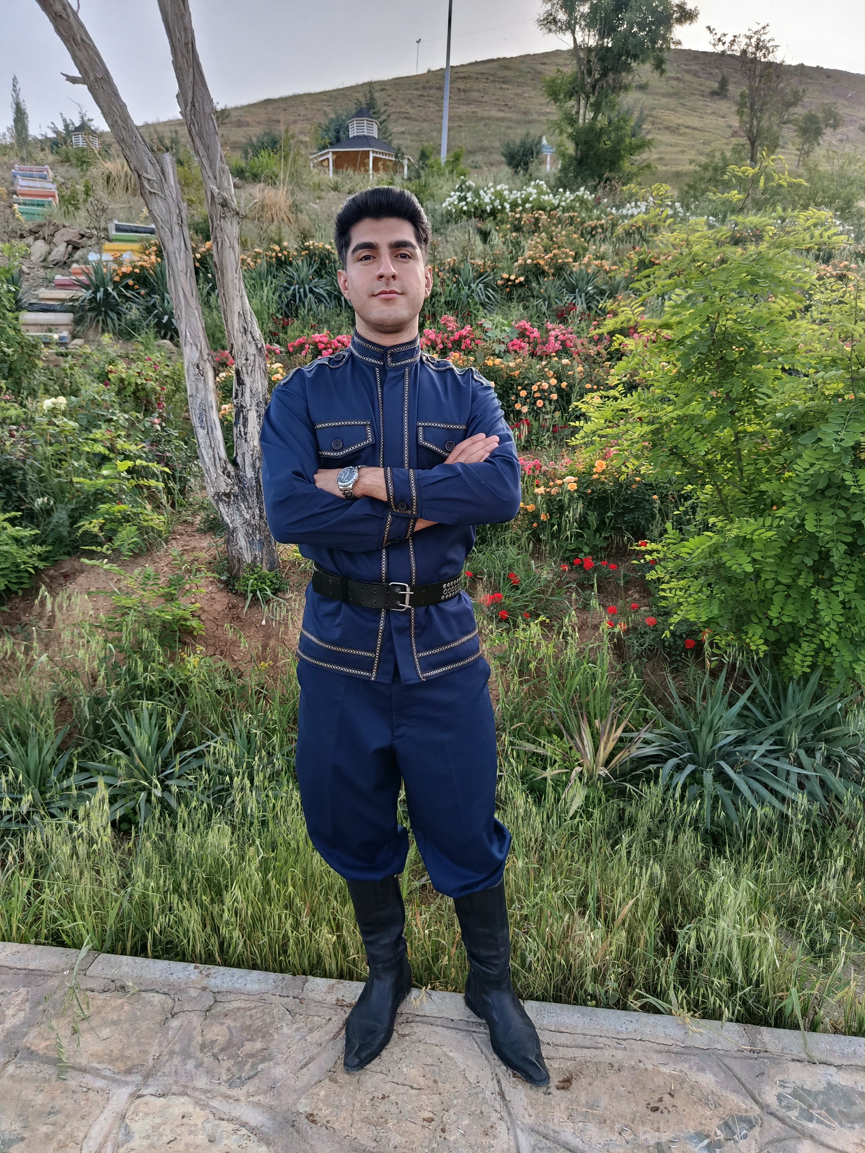 عاشیق مهدی دئسین سن سن یازسین هامی دئسین احسن میانامین شهرتی سن داشبلاغیم وطنیم سن