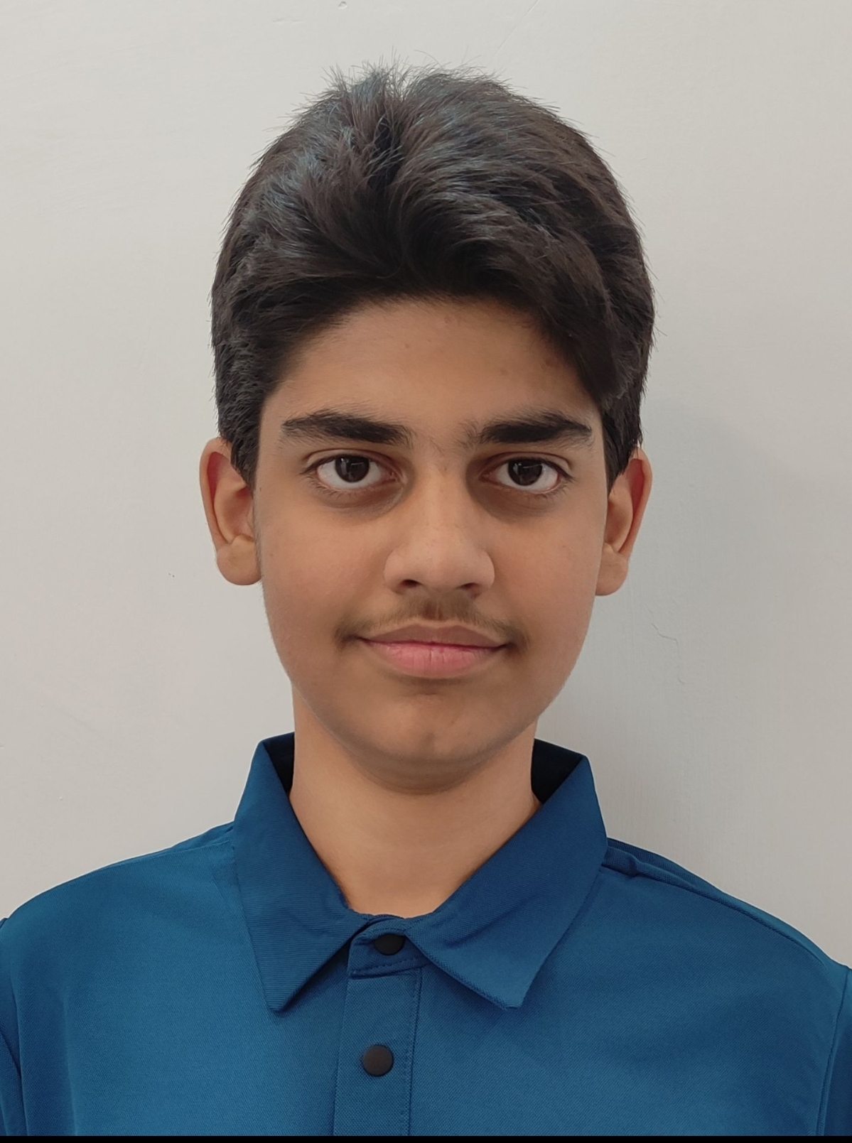 سلام، من برسام باغبانزاده هستم؛ نویسنده و علاقهمند به دنیای فناوری و هوش مصنوعی. سالهاست که با کنجکاوی به تحولاتی که علم و تکنولوژی رقم میزنند نگاه میکنم و سعی دارم آنها را به زبان ساده، برای هر کسی که میخواهد آینده را بهتر درک کند، روایت کنم.