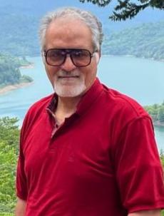 بیاییم جنایتکار ادبی را محاکمه کنیم