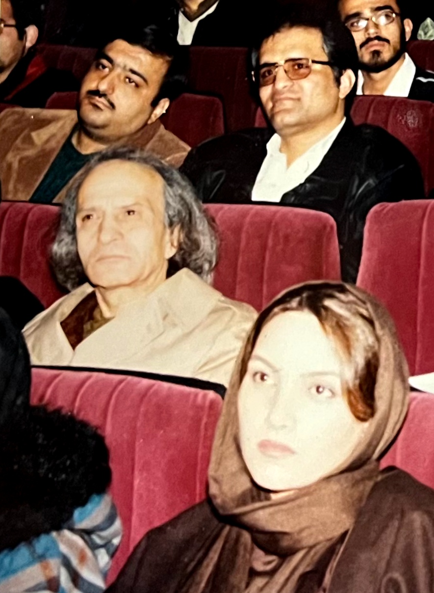 از نشر ققنوس زنگ زدند گفتند مجموعه داستان «لالایی لیلی» در دومین دوره ی جایزه ی گلشیری اول شده. اما در لحظه ی آخر اسم زن بهروز افخمی از کوزه در آمد. حالا دیگر همه می دانیم چرا.