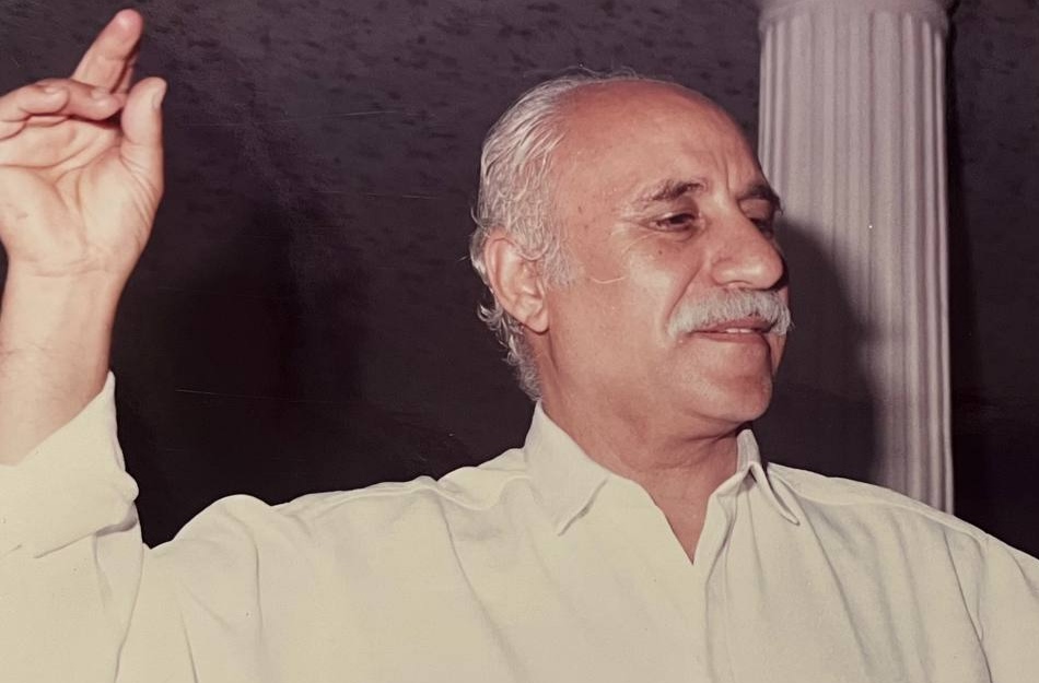 رقص بابا رضا فقط یک بار با شور و شوق اتفاق افتاد. شب عروسی فرهادش.