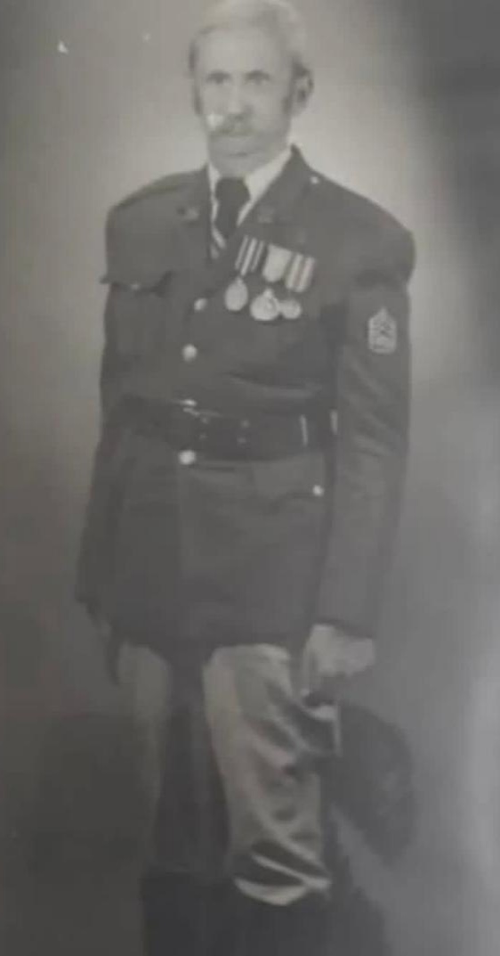 عاشق عکس گرفتن از جلال و جبروت خودش و زمان های از دست رفته اش بود