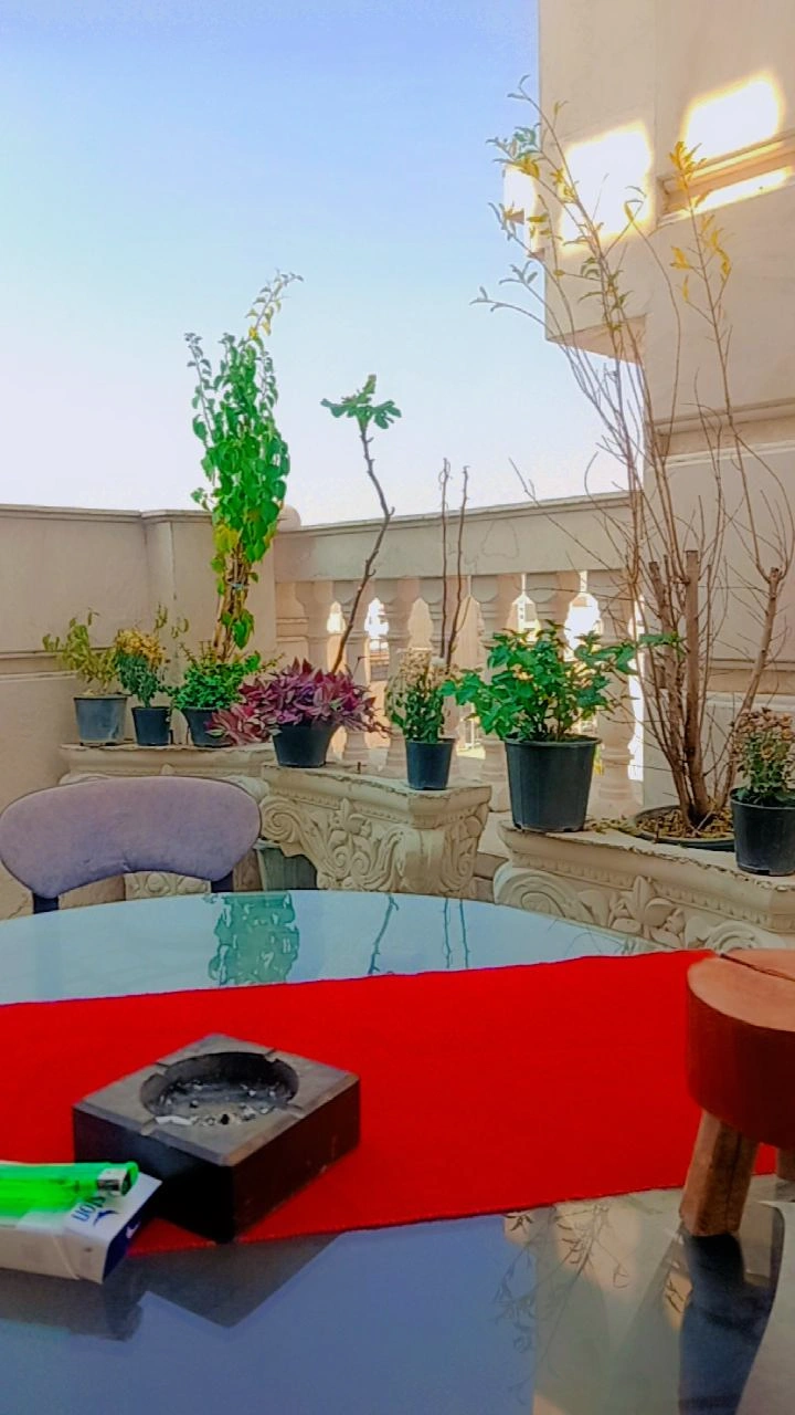 اینم جای ریلکس کردن و نوشتن داستان هام