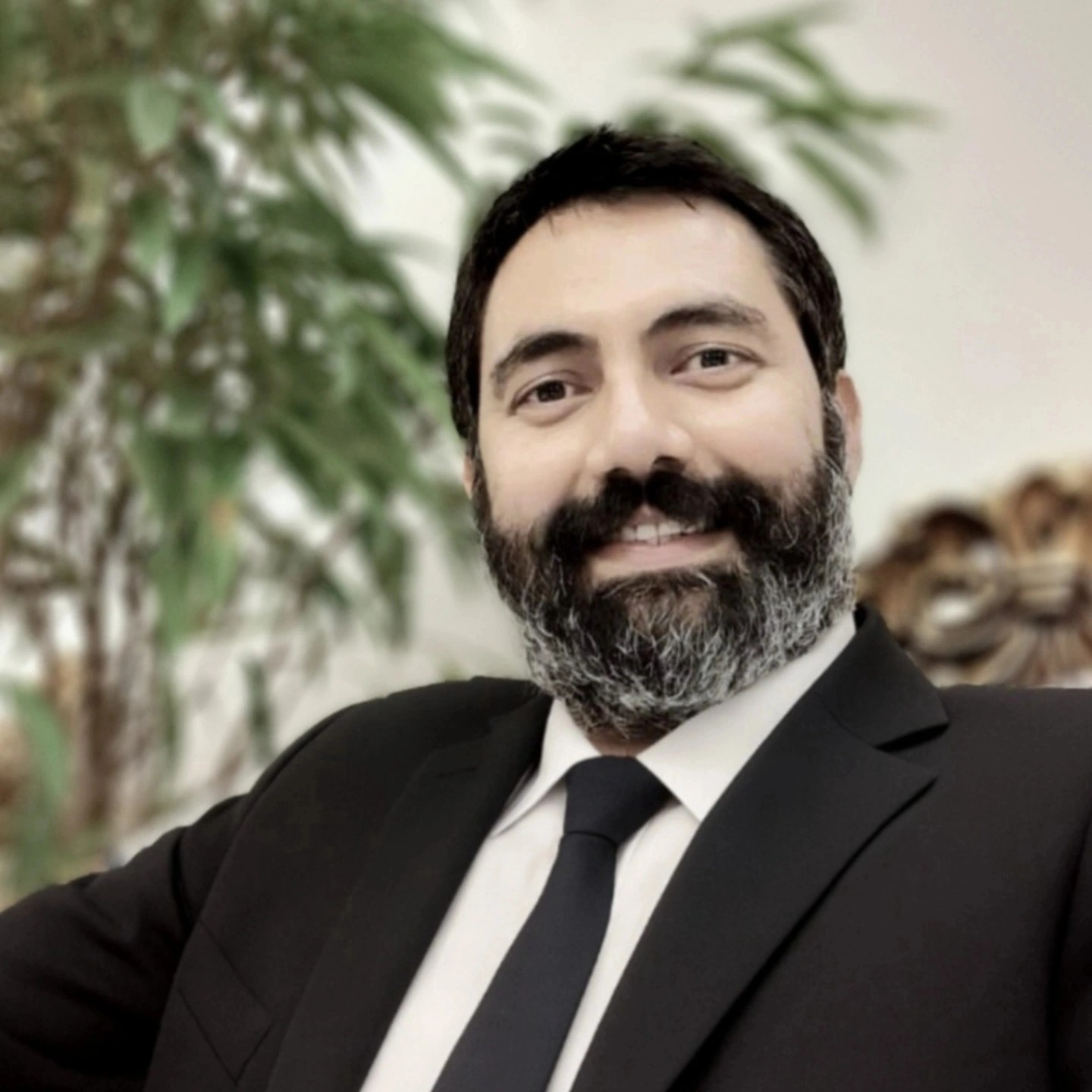 منوچهر هاشمی ملقب به بوف ، شاعر و فلسفه نویس معاصر