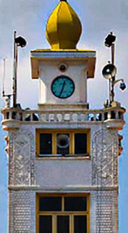 تحلیل شعر «ساعت» ازمحمدرضا گلی با نظریه تری ایگلتون | سکون ابزار در عبور زمان