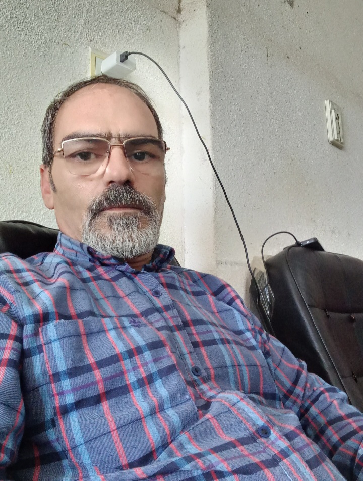 مبدع هستیشناسی زنده پروفسور محمود صالحی راد